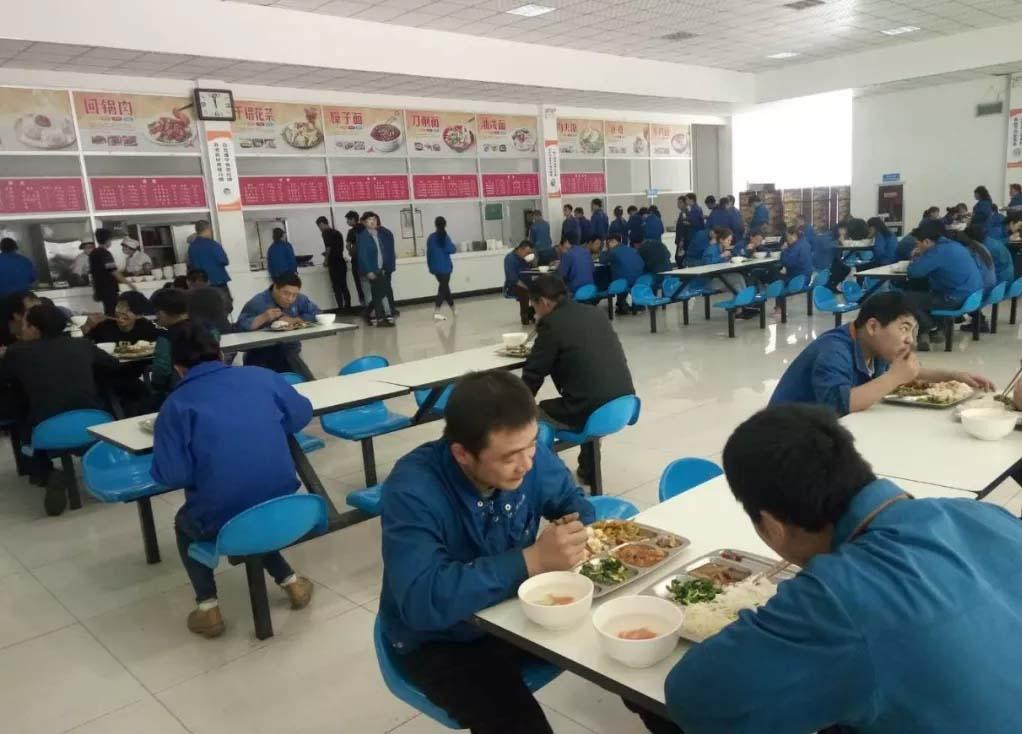 深圳食堂承包單位 綠都膳食如何引領(lǐng)行業(yè)新標(biāo)桿？